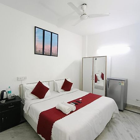 Hotel Hauz Khas Fort View New Delhi Exterior photo