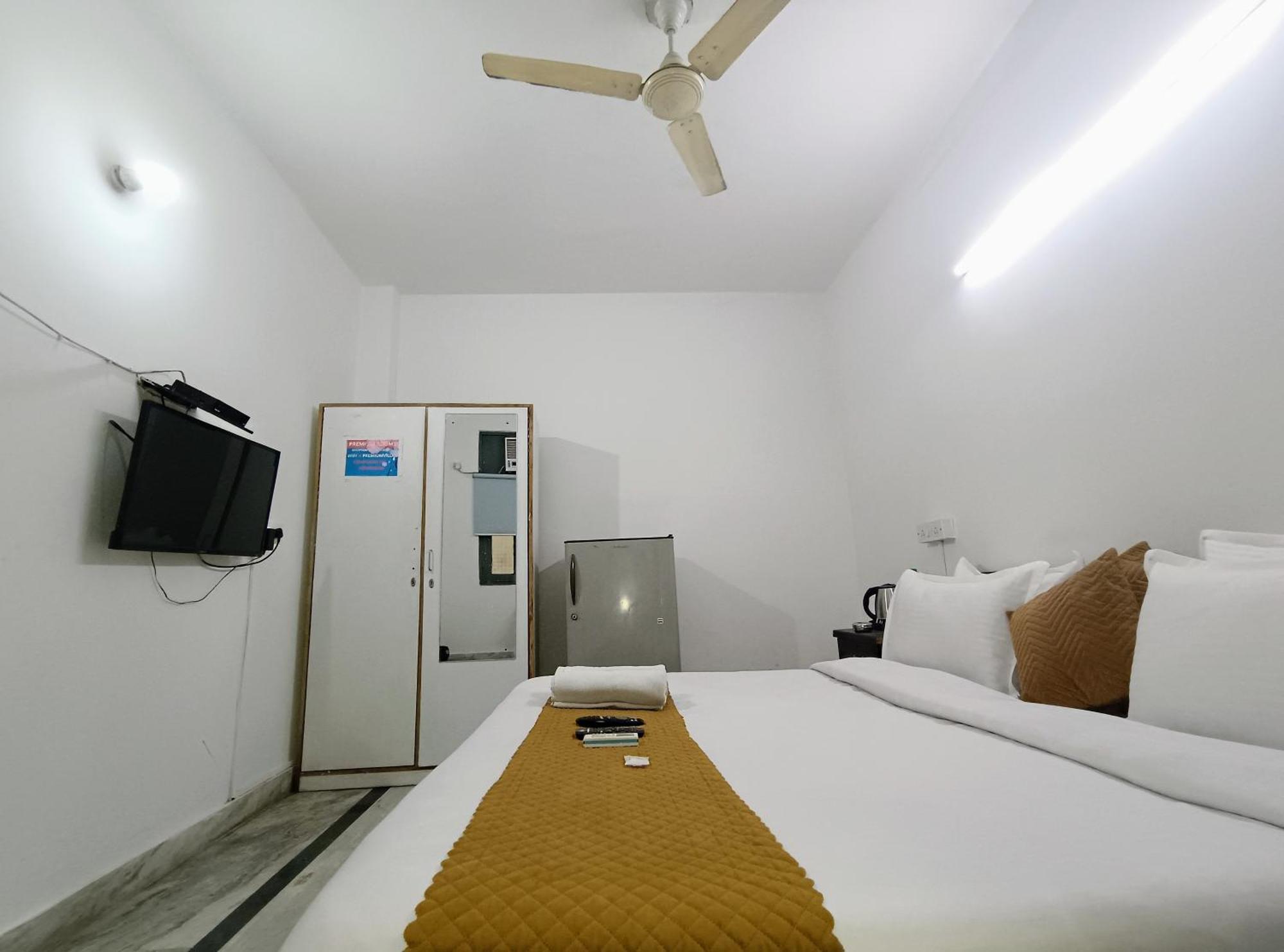 Hotel Hauz Khas Fort View New Delhi Exterior photo