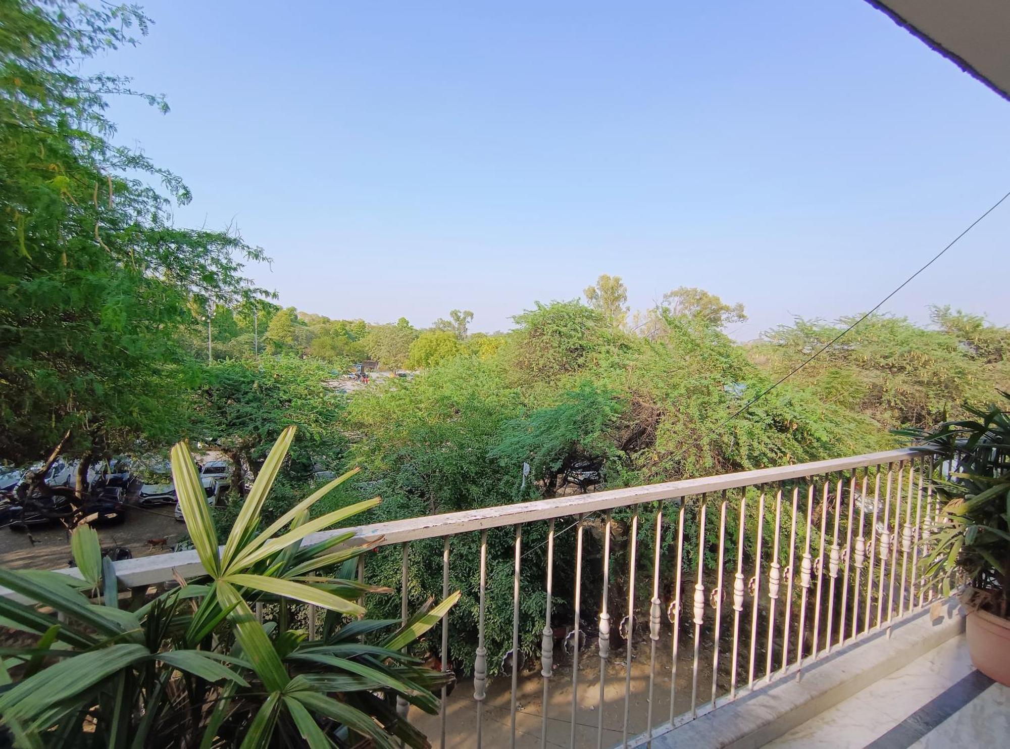 Hotel Hauz Khas Fort View New Delhi Exterior photo