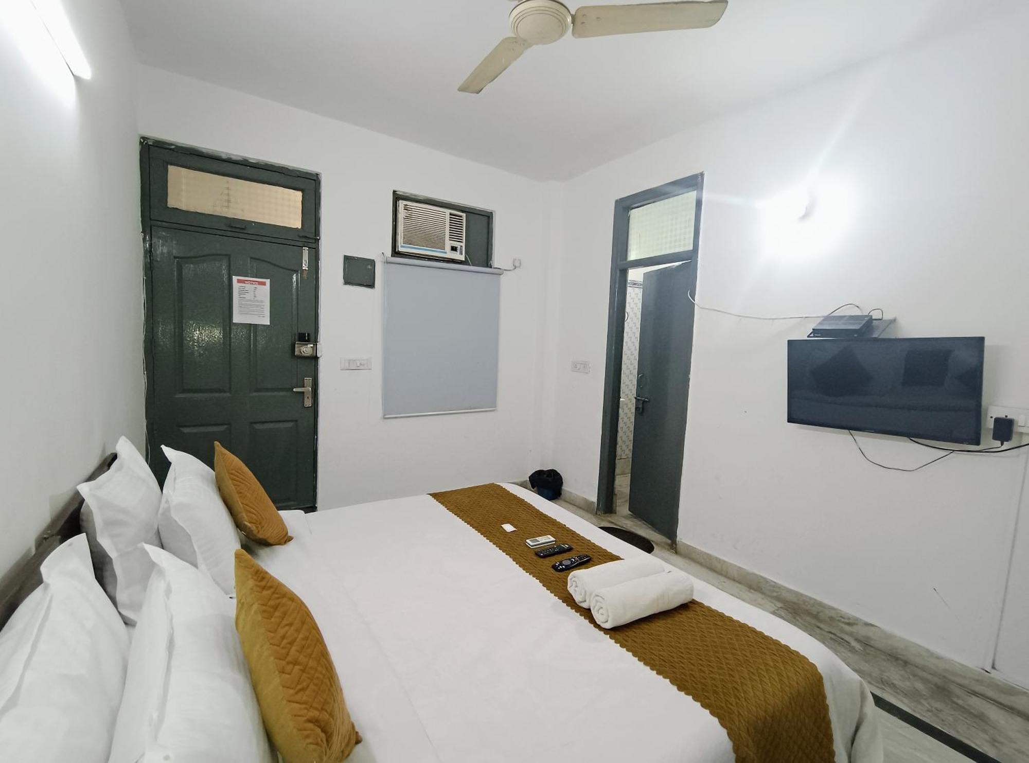 Hotel Hauz Khas Fort View New Delhi Exterior photo