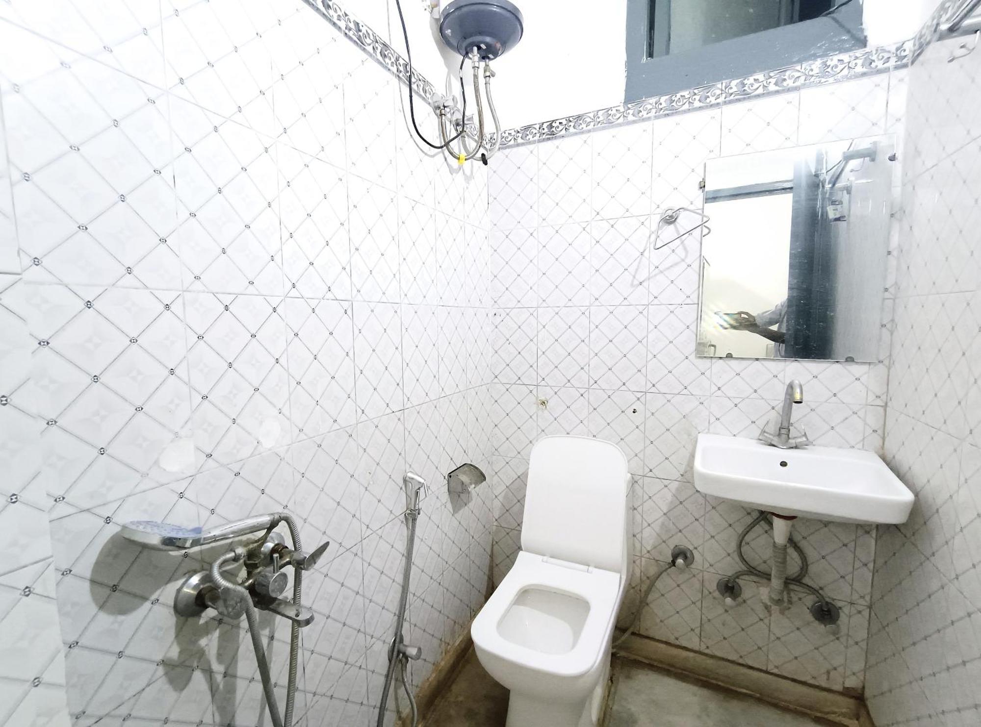 Hotel Hauz Khas Fort View New Delhi Exterior photo